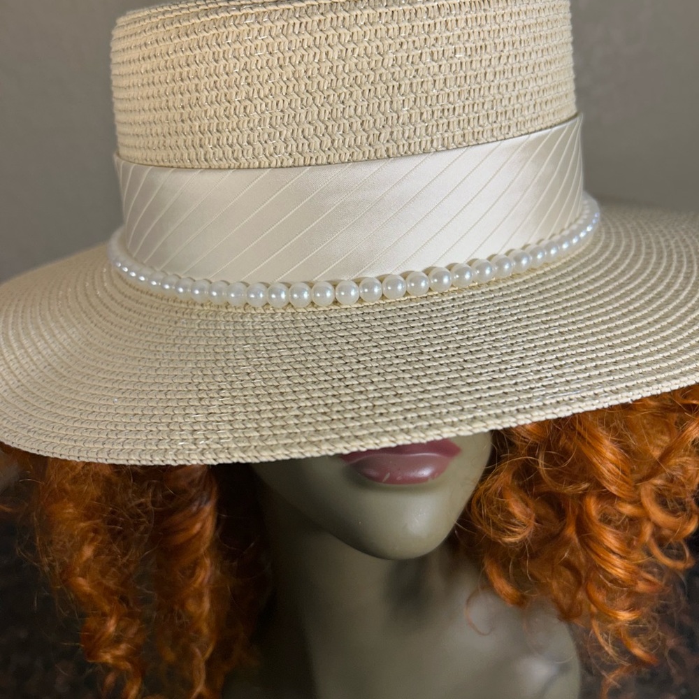 Elegant Cream Straw Hat with Pearl Band